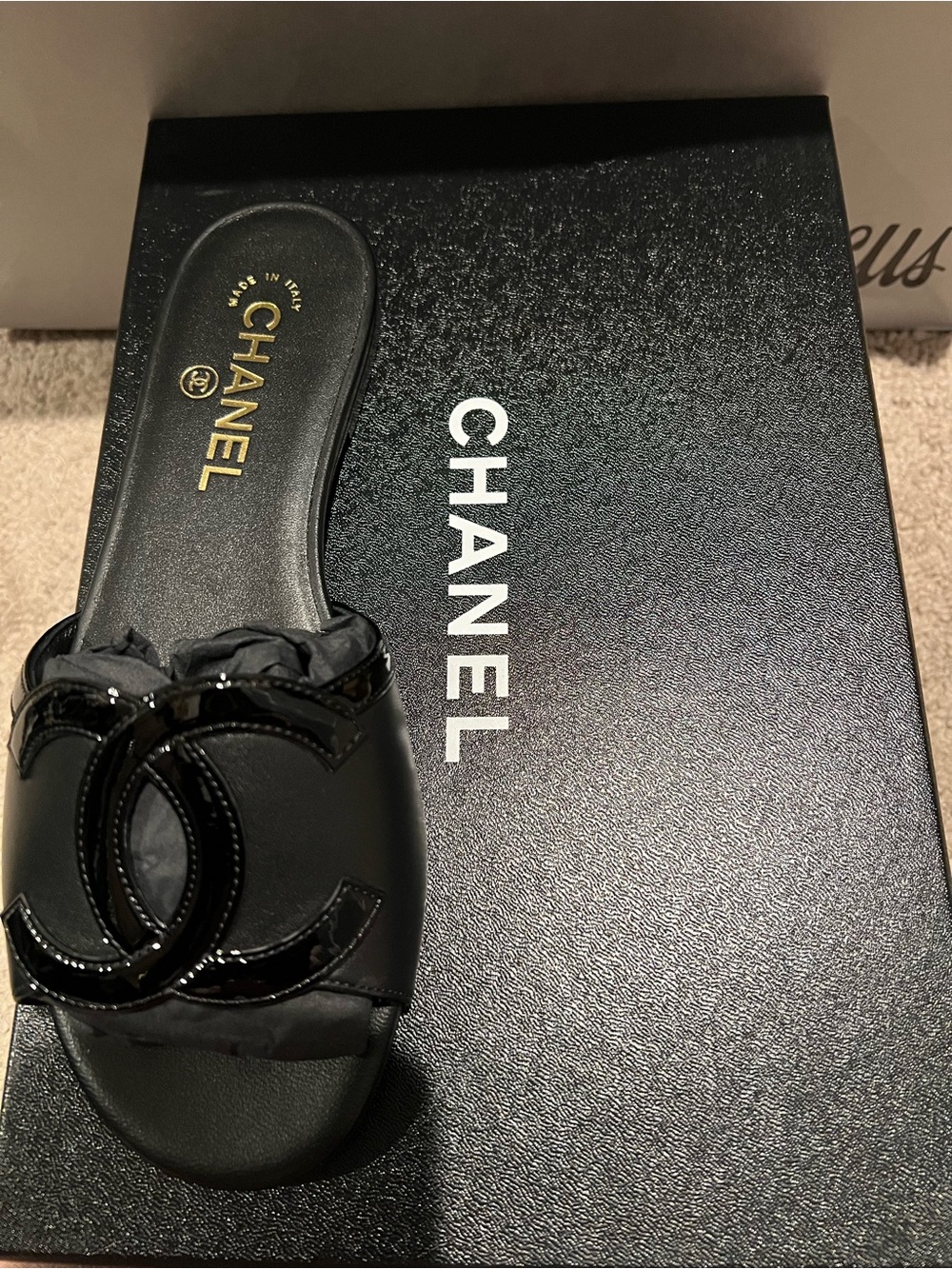 CHANEL Black Patent Leather CC Slide Sandals - Picture 3 of 4